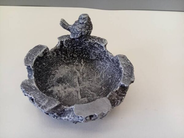 Birdbath silver Tit