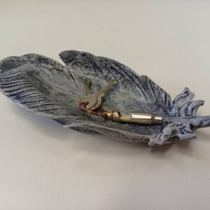 Dish in the shape of Feather