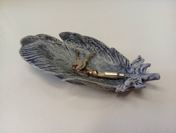 Dish in the shape of Feather