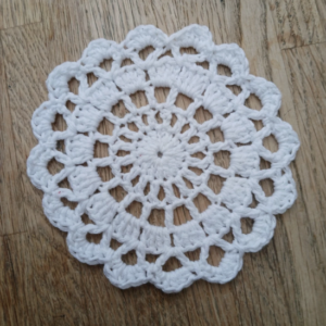 Handmade White Crochet Table Coaster – 10 cm Round Cotton Decor