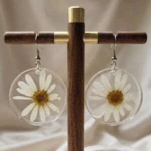 Pure Daisy Bloom Earrings – Handcrafted Botanical Elegance