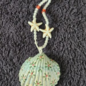 Handmade Seashell Bag Charm – Floral Decoupage Shell Ornament, Beaded Starfish Purse Accessory, Coastal Keychain Boho Backpack Charm Gift